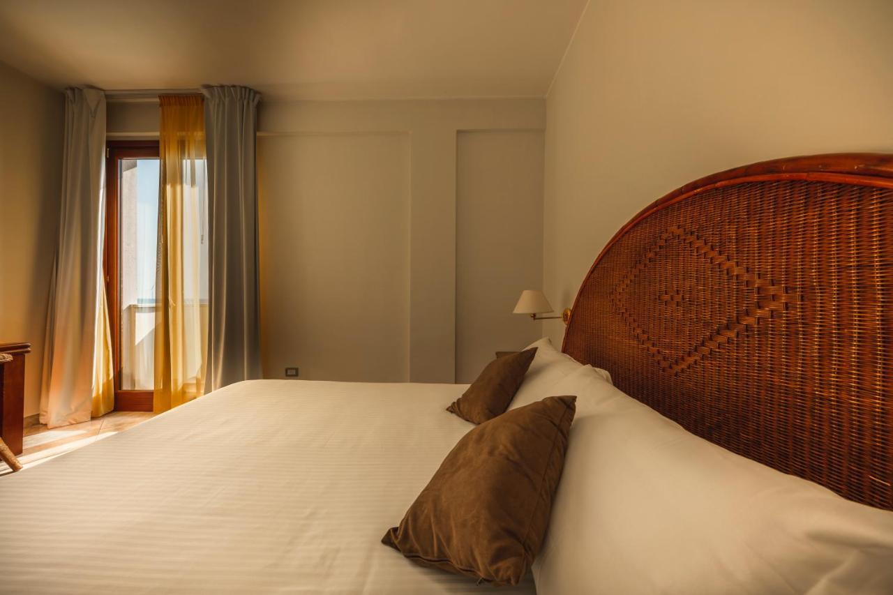 Apulia Hotel Taranto Ara Solis Lido Azzurro エクステリア 写真