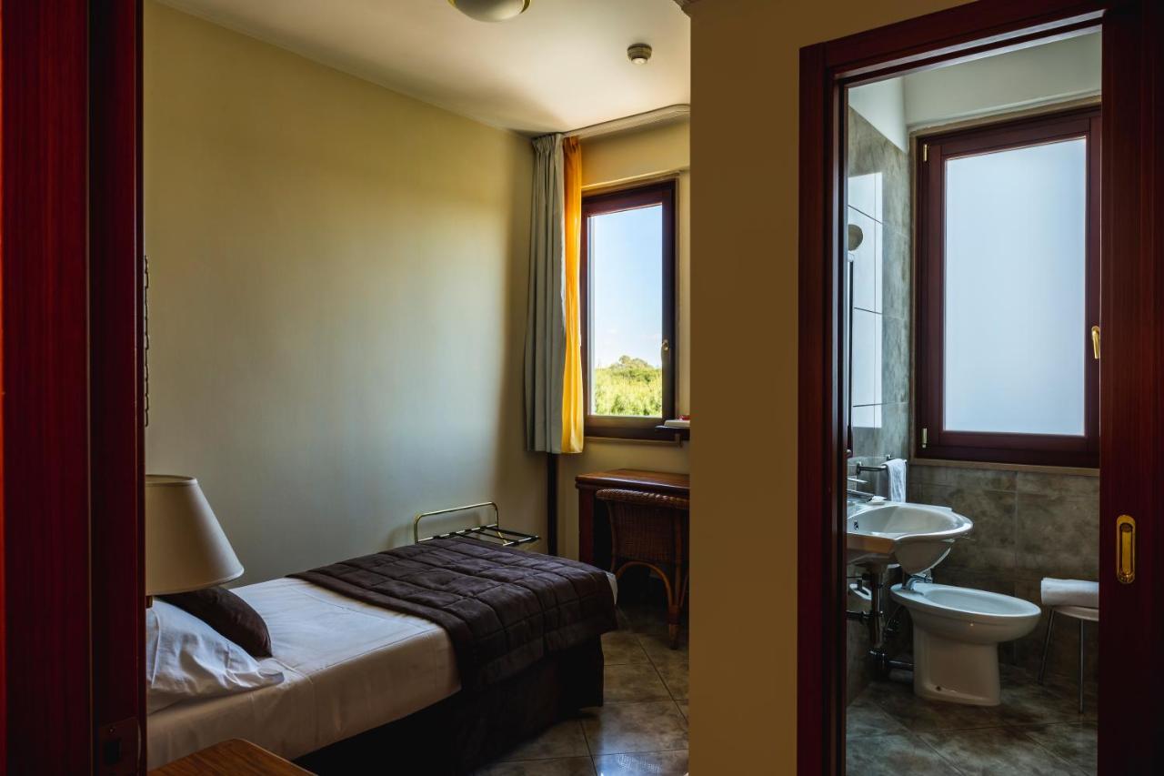 Apulia Hotel Taranto Ara Solis Lido Azzurro エクステリア 写真