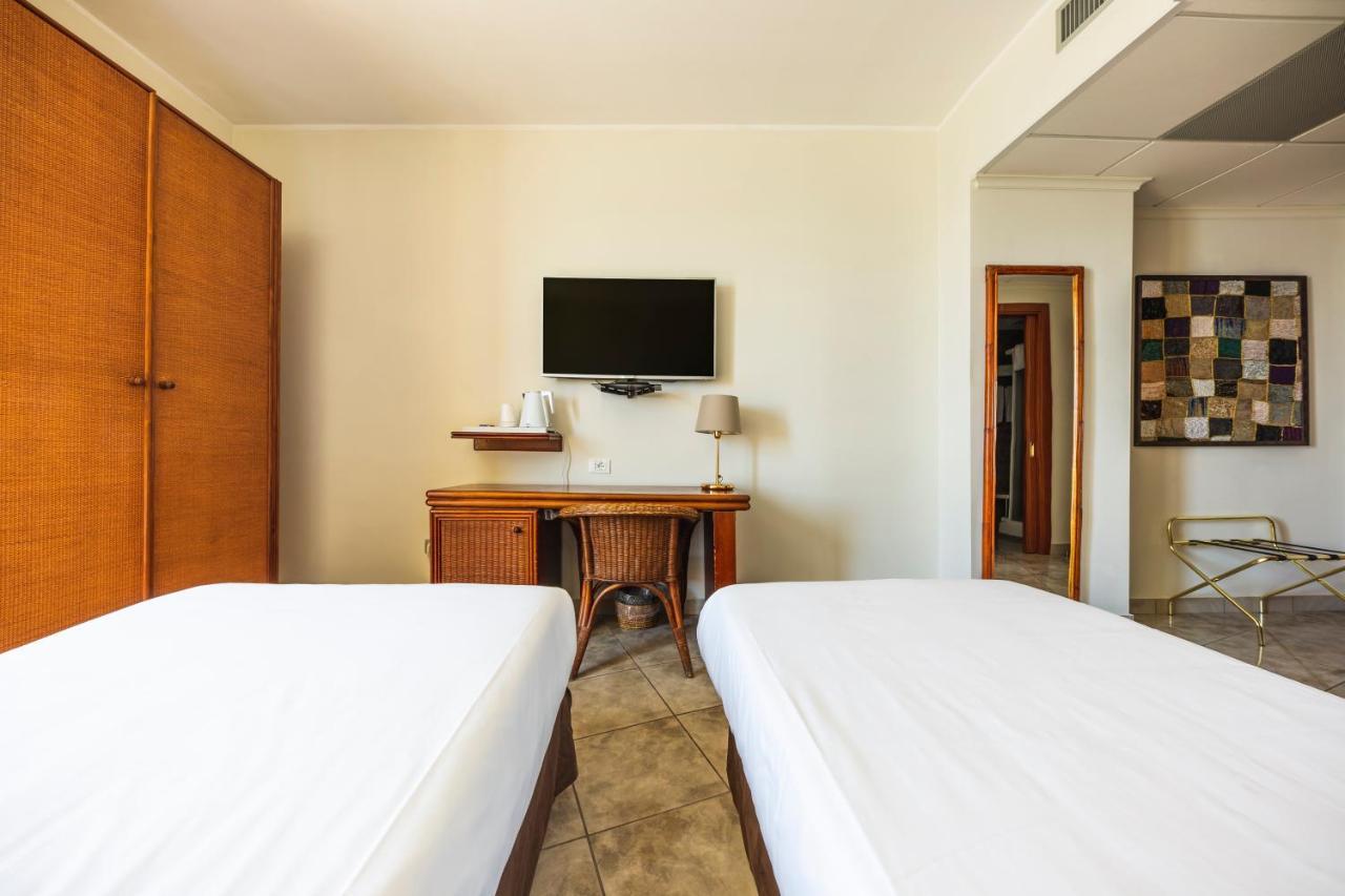 Apulia Hotel Taranto Ara Solis Lido Azzurro エクステリア 写真