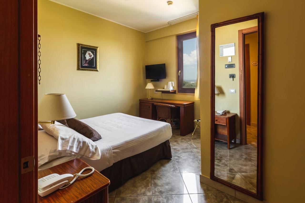 Apulia Hotel Taranto Ara Solis Lido Azzurro エクステリア 写真