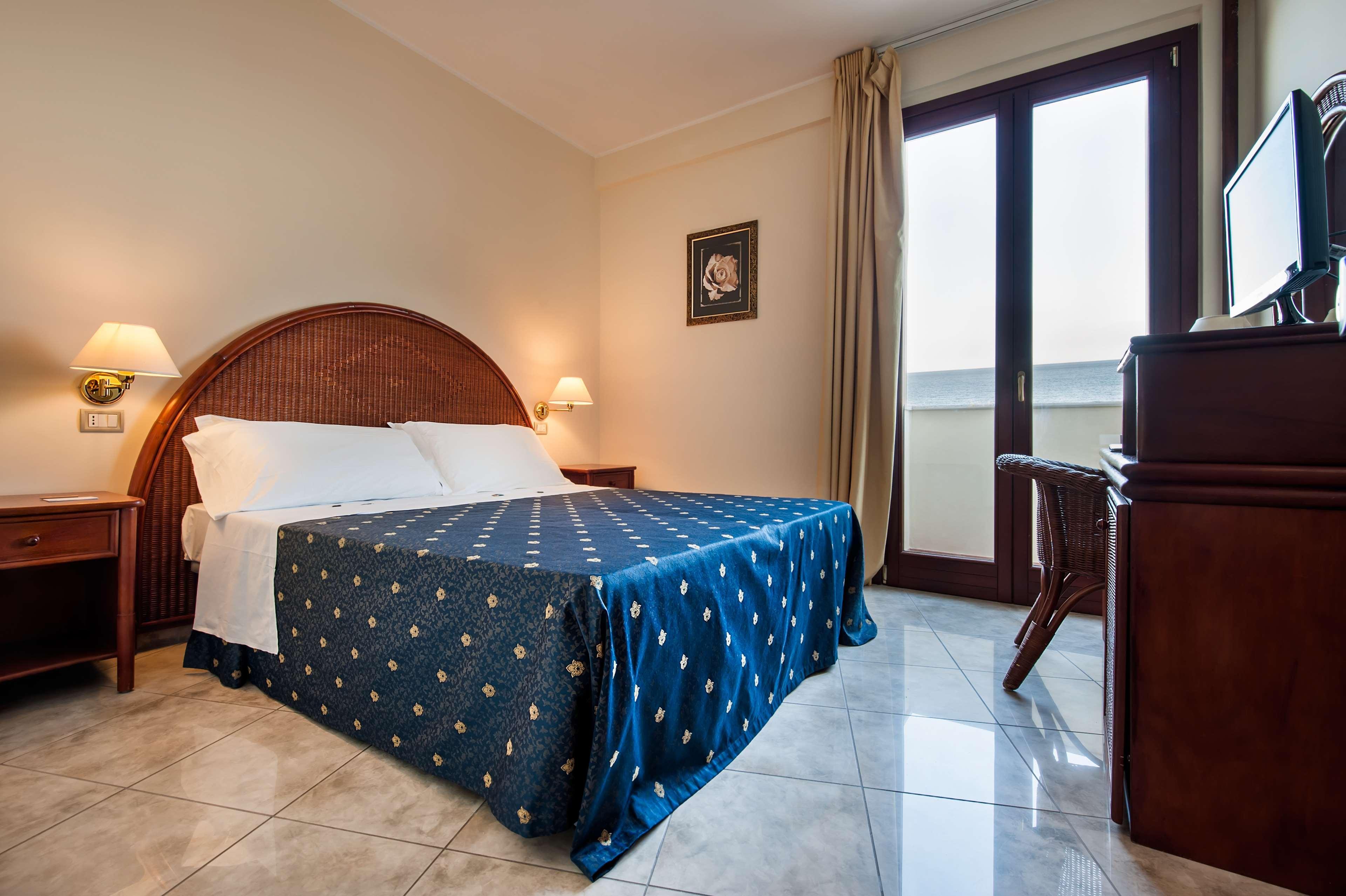 Apulia Hotel Taranto Ara Solis Lido Azzurro エクステリア 写真