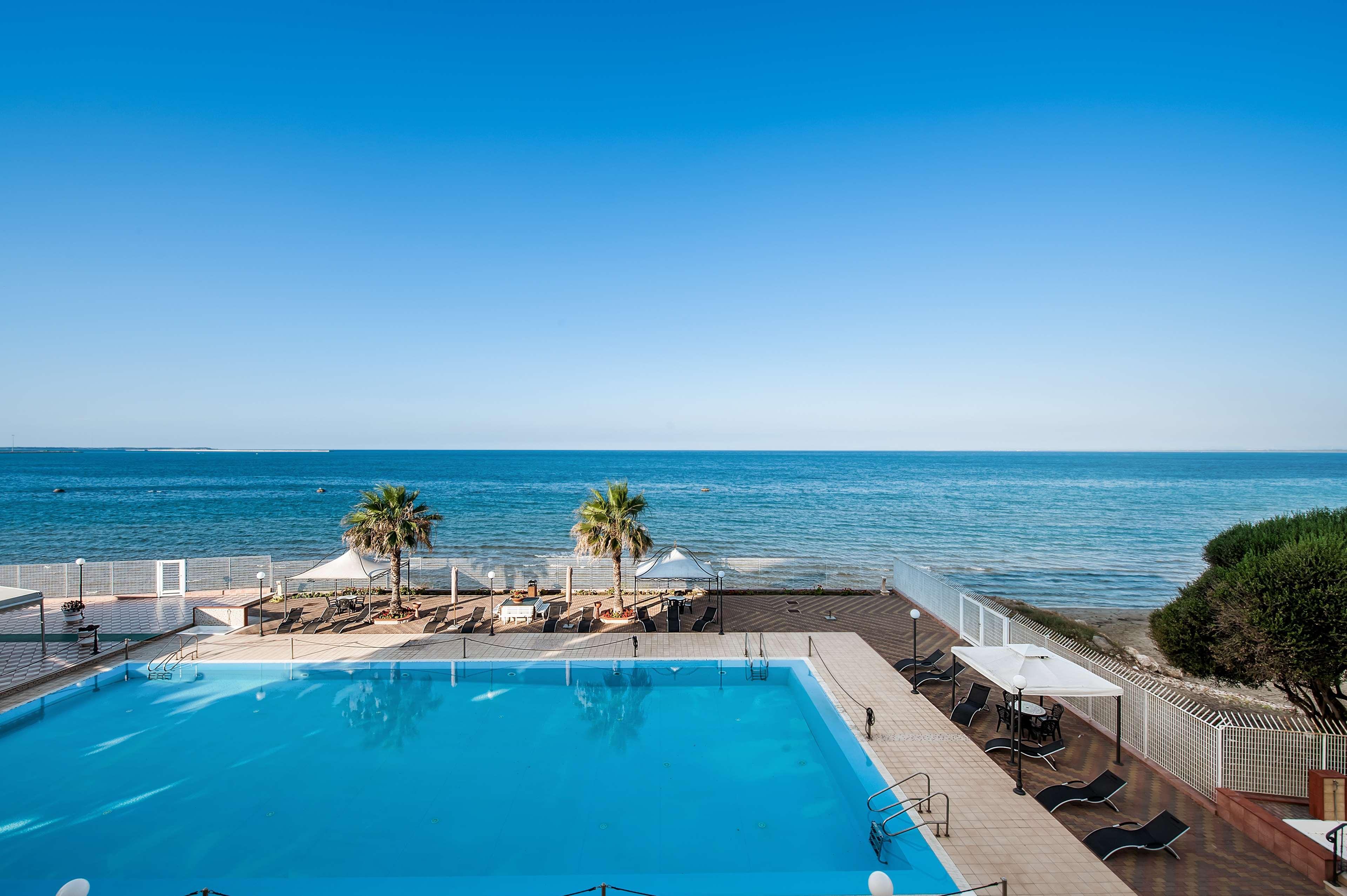 Apulia Hotel Taranto Ara Solis Lido Azzurro エクステリア 写真